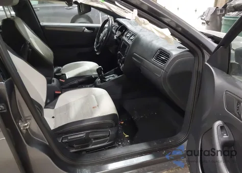 2016 Volkswagen Jetta 1.8T Sport from USA, damaged, VIN 3VWD17AJ5GM395635